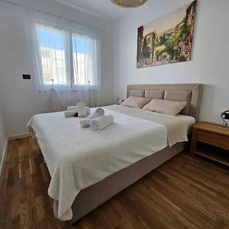 Adela Apartment