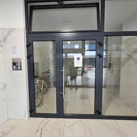 Διαμέρισμα Adela *