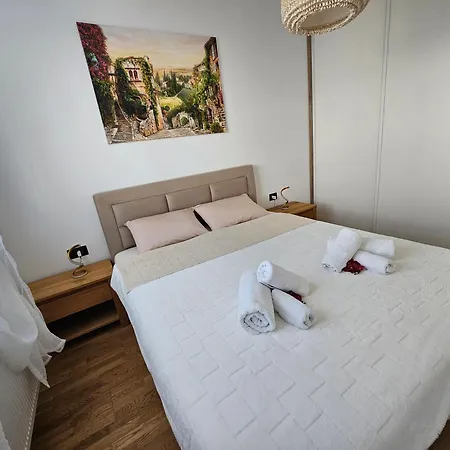 Adela Apartment