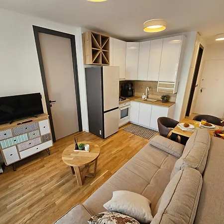 Adela Apartment *